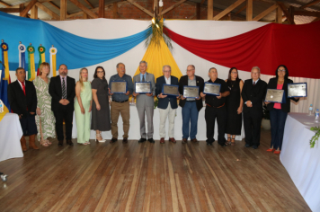 Foto - SESSÃO SOLENE - HOMENAGENS E CONCESSÃO DE TÍTULOS HONORÍFICOS